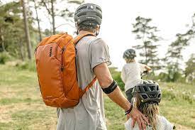 Una mochila para portátil duradera y resistente a las inclemencias del tiempo para deportes, viajes y aventuras diarias.